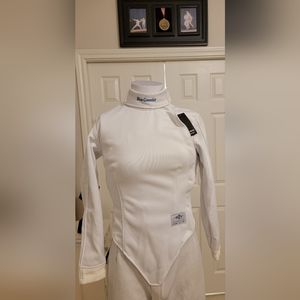 NWT Blue Gauntlet Women's Stretch RH Fencing Jacket, Size Women's 36, 350NW